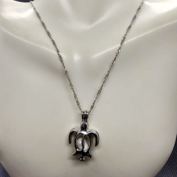 ❤️18k white gold plated sea turtle with authentic pearl caged pendant necklace - Picture 2 of 4
